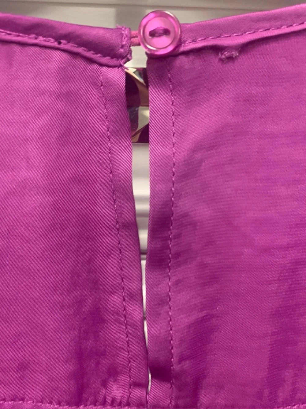 Pink Satin Blouson Top. Size Medium - Picture 4 of 5